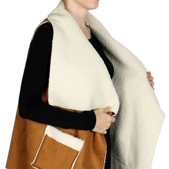 Contemporary sherpa vest with pocket - Picture 5 of 6